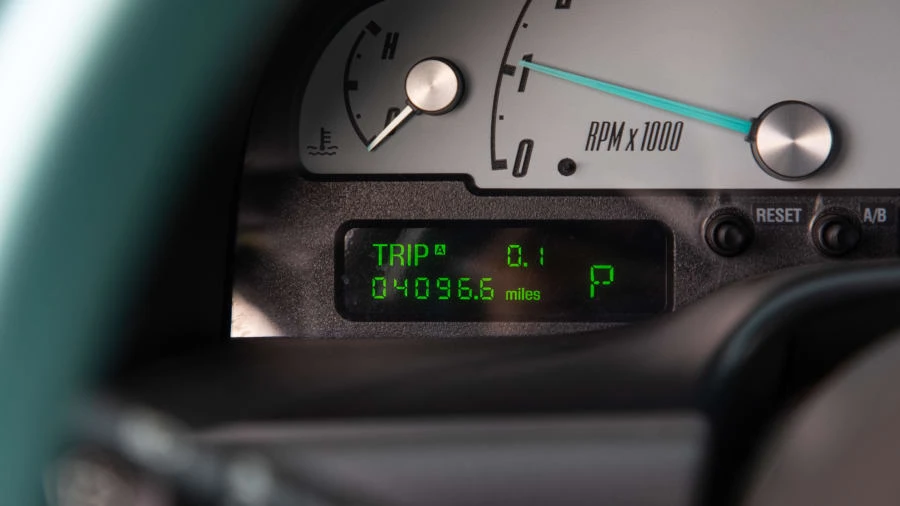 2002 Ford Thunderbird 11th Gen - Image 10 of 20