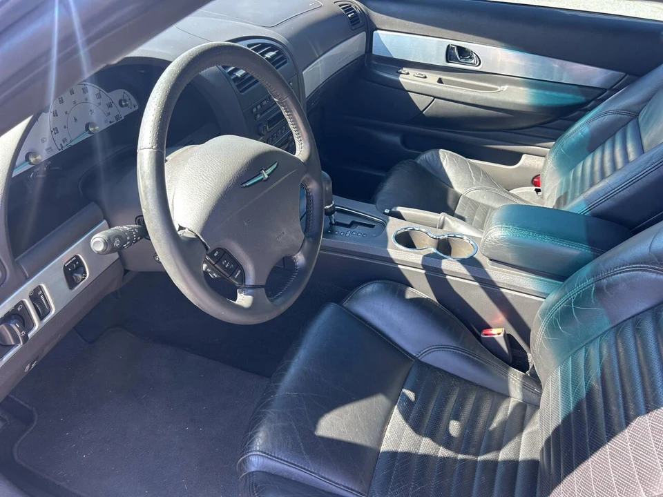 2002 Ford Thunderbird 11th Gen - Image 10 of 16