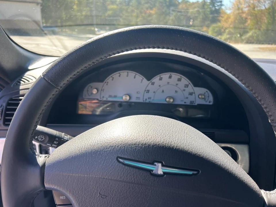 2002 Ford Thunderbird 11th Gen - Image 11 of 16