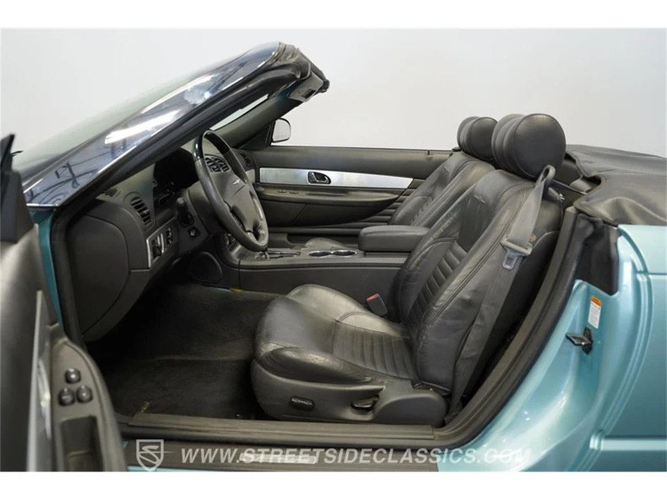 2002 Ford Thunderbird 11th Gen - Image 3 of 31