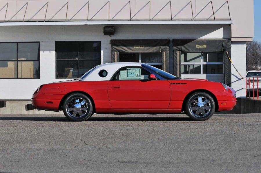 2002 Ford Thunderbird 11th Gen - Image 2 of 12