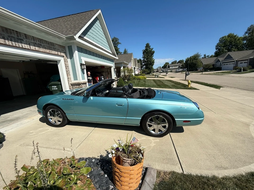 2002 Ford Thunderbird 11th Gen - Image 2 of 10
