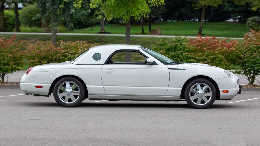 2002 Ford Thunderbird 11th Gen - Image 2 of 20