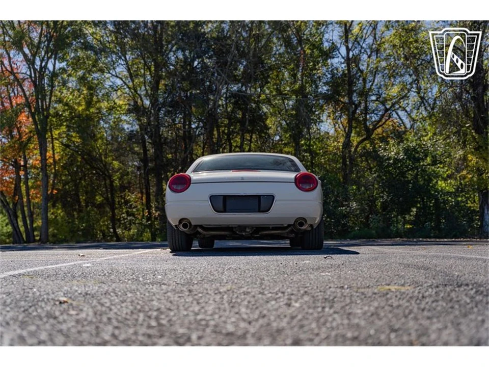 2002 Ford Thunderbird 11th Gen - Image 16 of 31