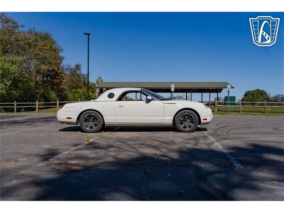 2002 Ford Thunderbird 11th Gen - Image 22 of 31