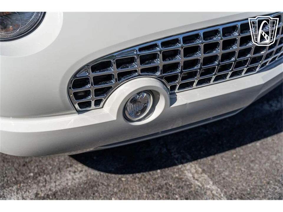 2002 Ford Thunderbird 11th Gen - Image 27 of 31