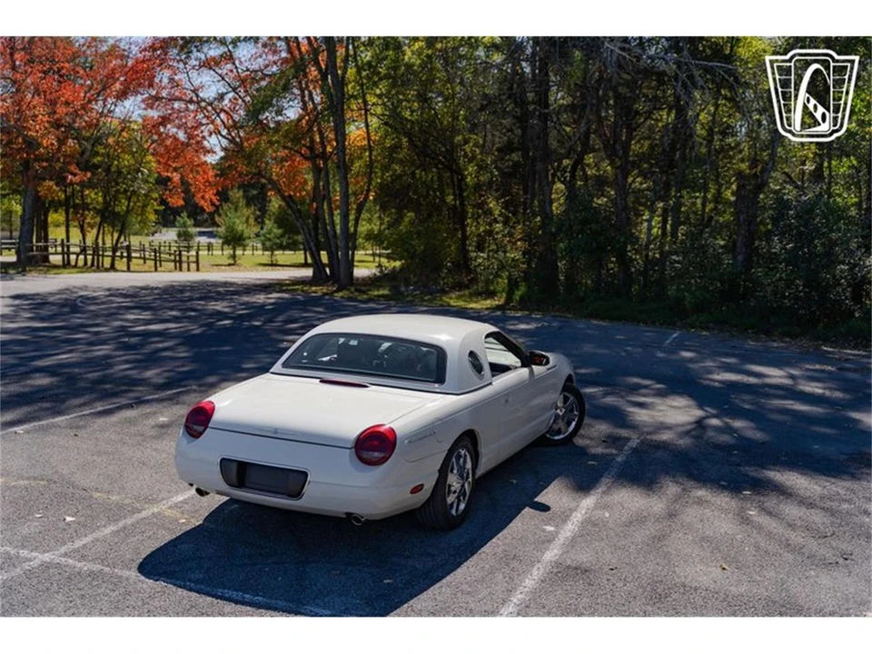 2002 Ford Thunderbird 11th Gen - Image 17 of 31