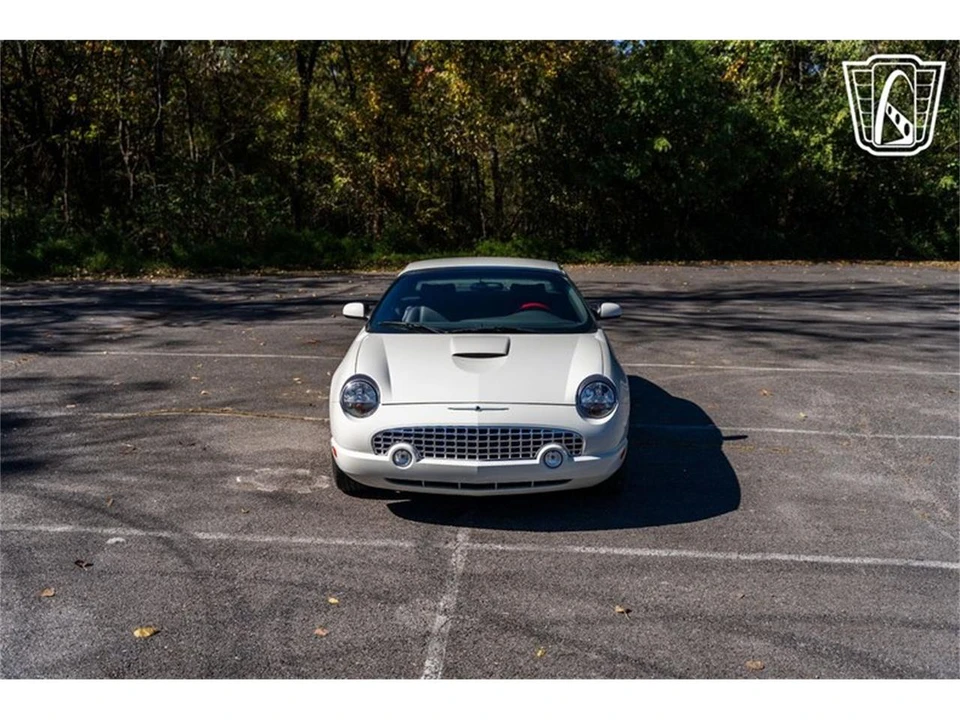 2002 Ford Thunderbird 11th Gen - Image 2 of 31