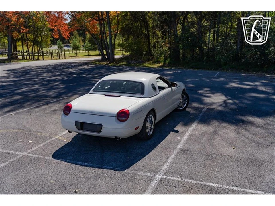 2002 Ford Thunderbird 11th Gen - Image 18 of 31