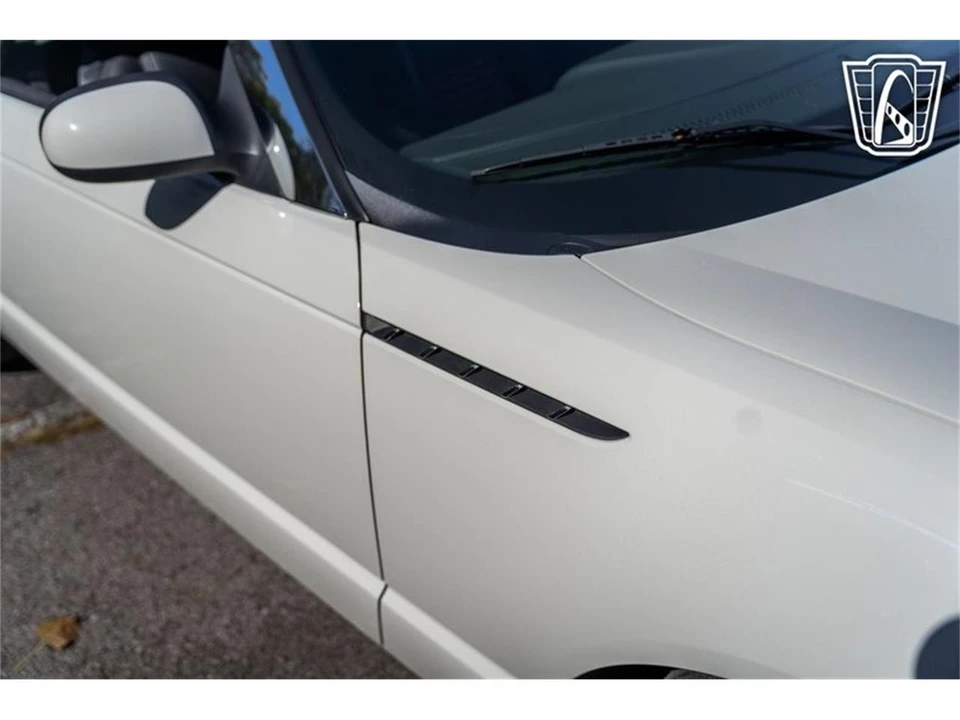 2002 Ford Thunderbird 11th Gen - Image 28 of 31