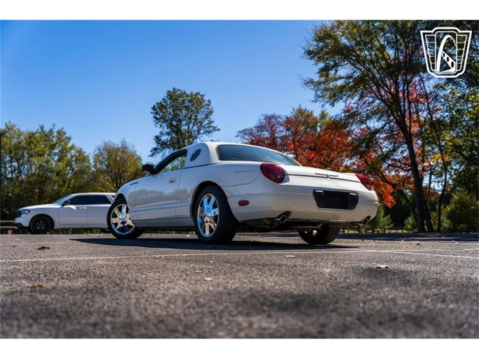 2002 Ford Thunderbird 11th Gen - Image 13 of 31