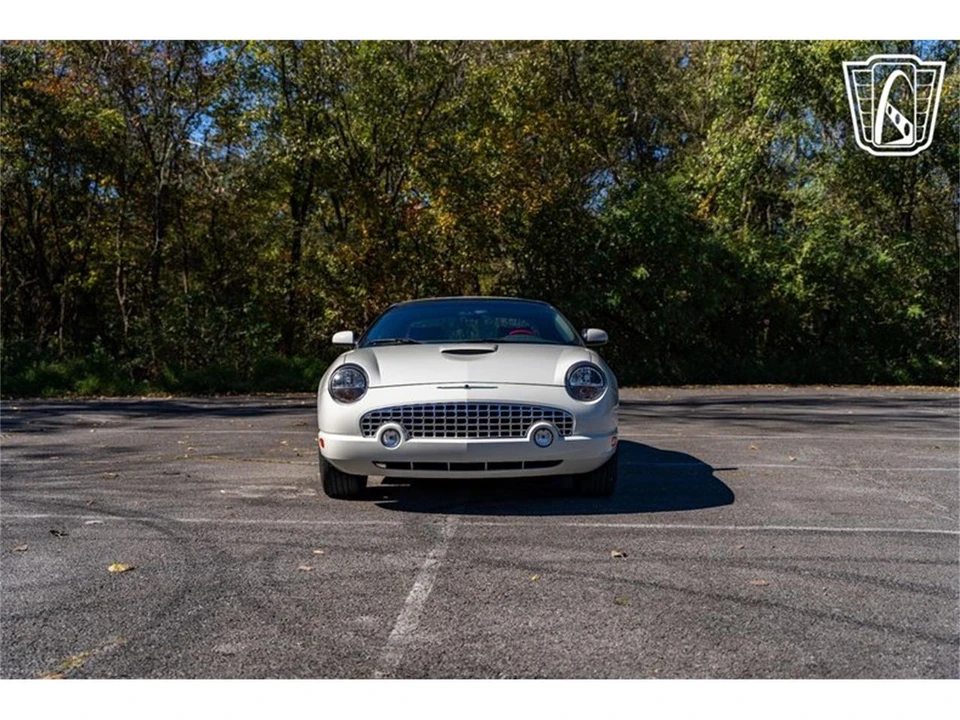 2002 Ford Thunderbird 11th Gen - Image 3 of 31