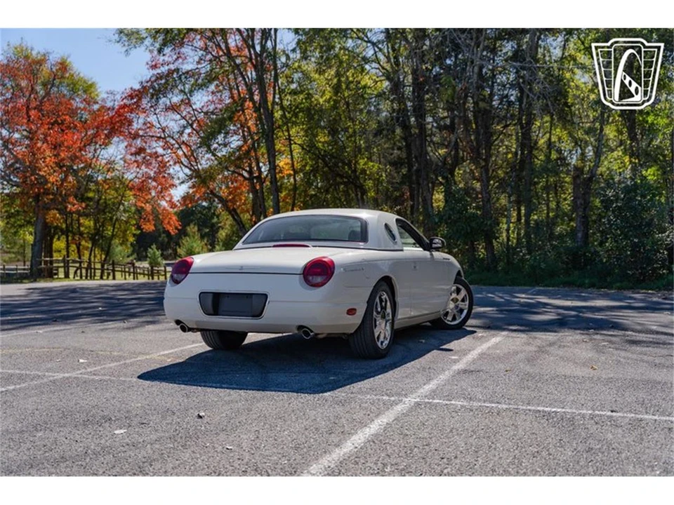 2002 Ford Thunderbird 11th Gen - Image 19 of 31