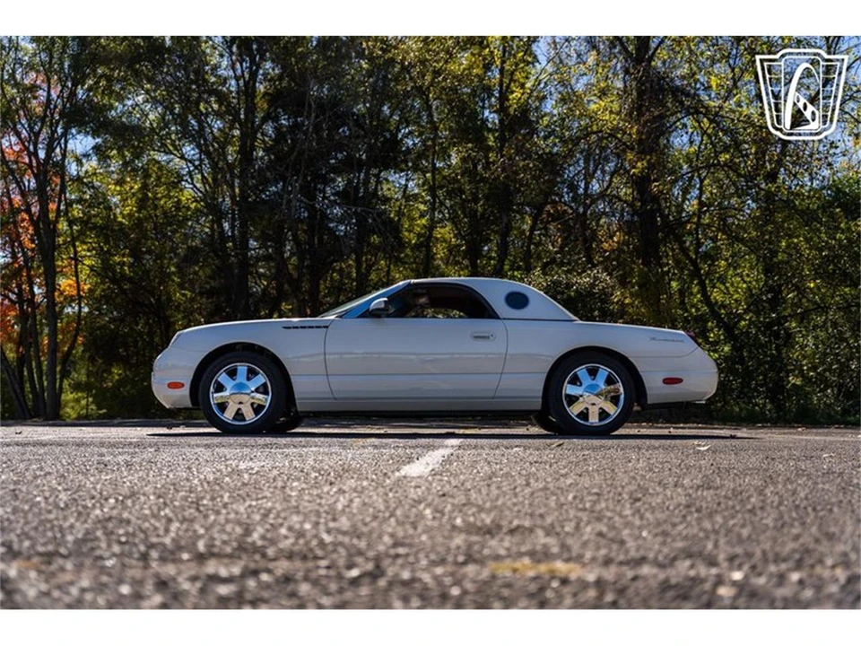 2002 Ford Thunderbird 11th Gen - Image 10 of 31