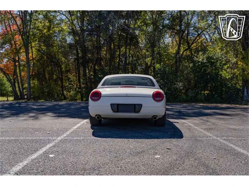 2002 Ford Thunderbird 11th Gen - Image 15 of 31