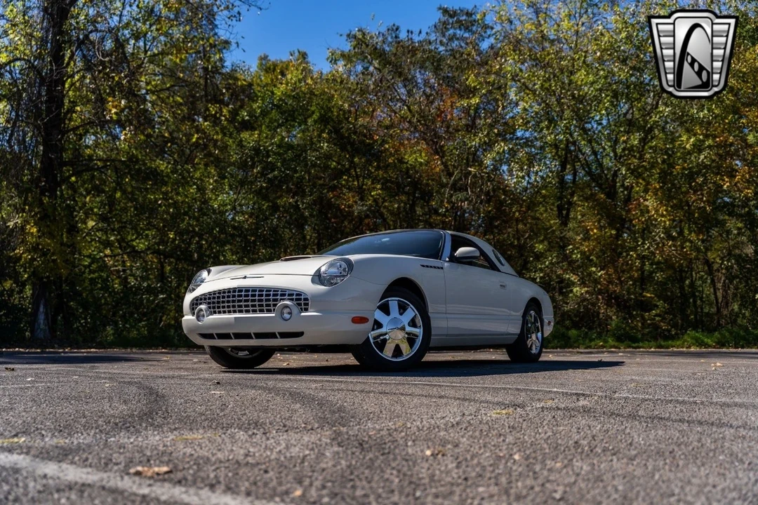 2002 Ford Thunderbird 10th Gen - Image 4 of 12