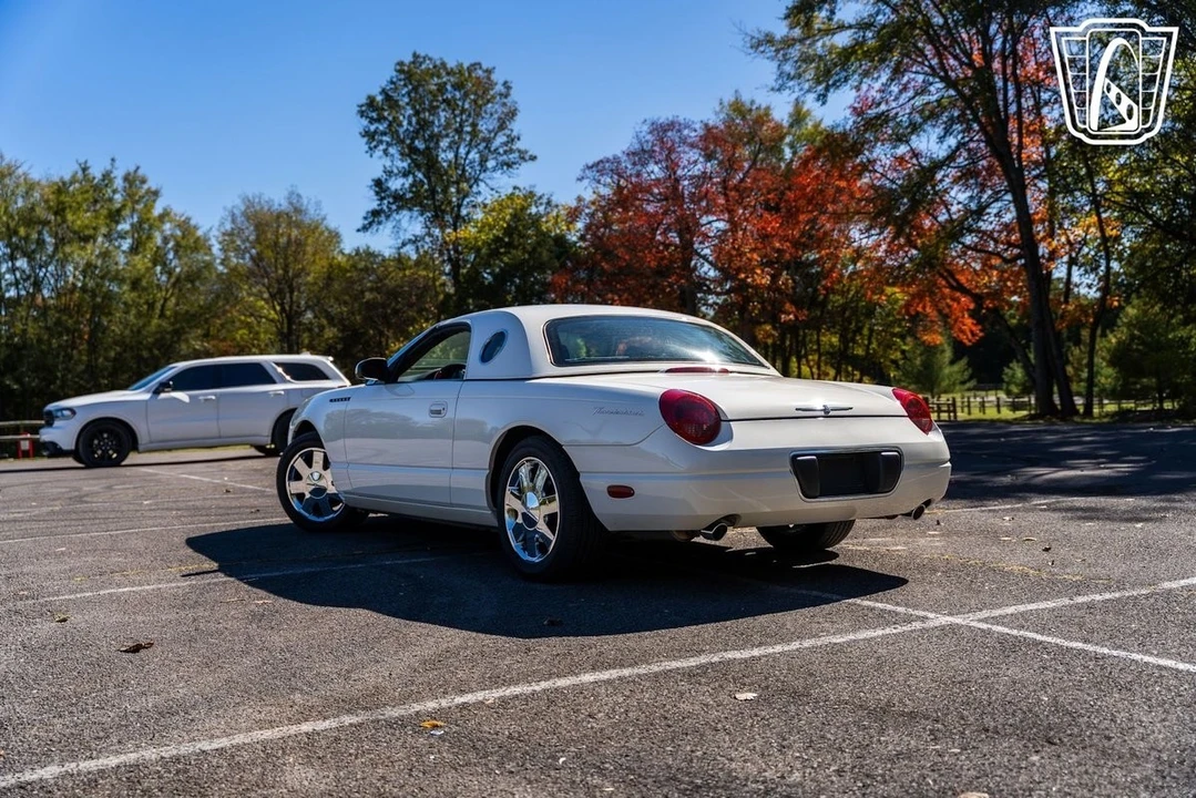 2002 Ford Thunderbird 10th Gen - Image 14 of 21
