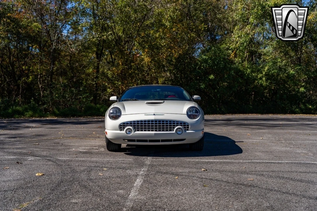 2002 Ford Thunderbird 10th Gen - Image 3 of 12