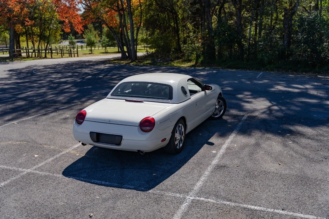 2002 Ford Thunderbird 10th Gen - Image 9 of 12