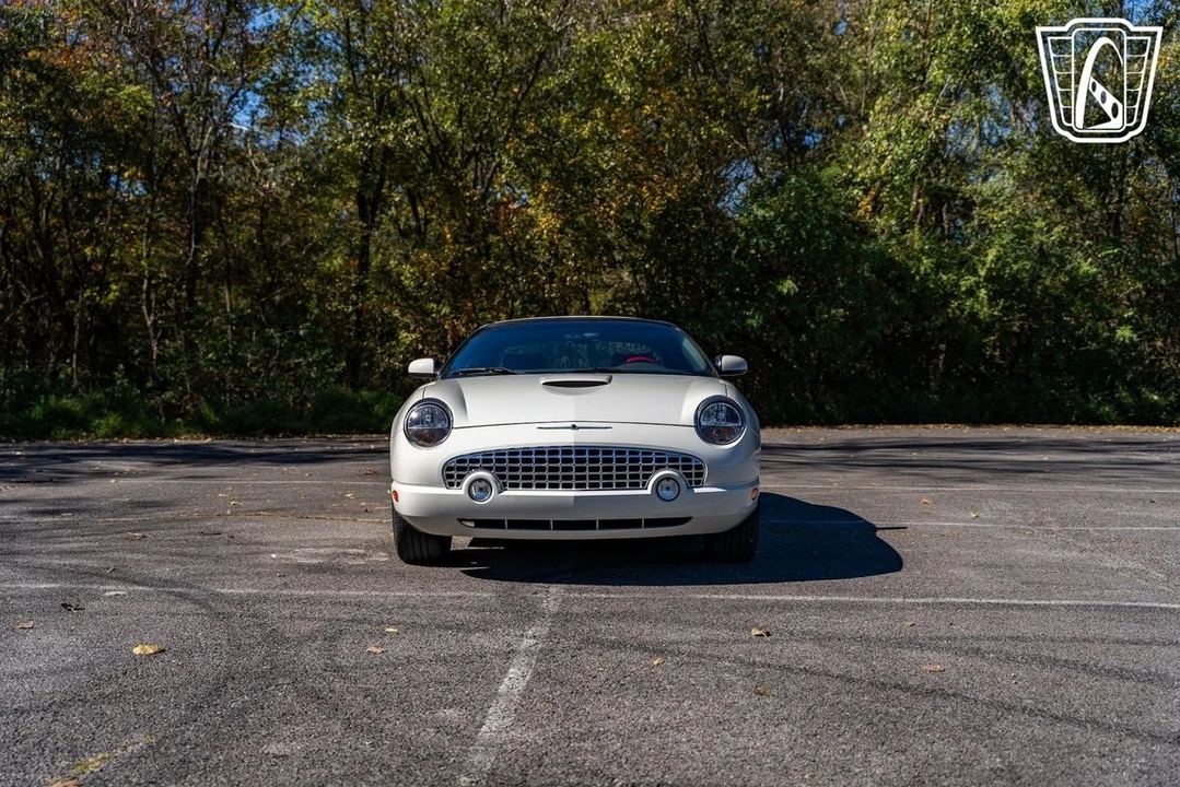 2002 Ford Thunderbird 10th Gen - Image 4 of 12
