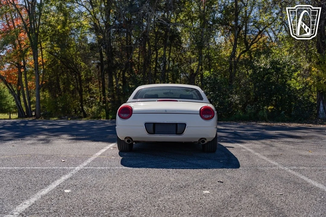 2002 Ford Thunderbird 10th Gen - Image 17 of 21