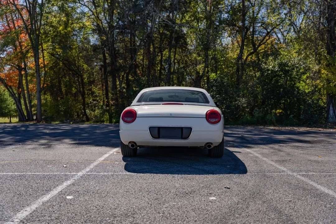2002 Ford Thunderbird 10th Gen - Image 8 of 12