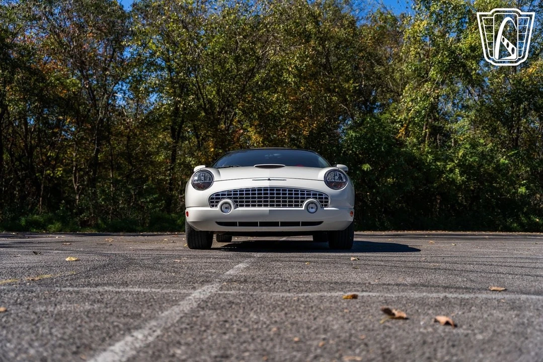 2002 Ford Thunderbird 11th Gen - Image 5 of 12