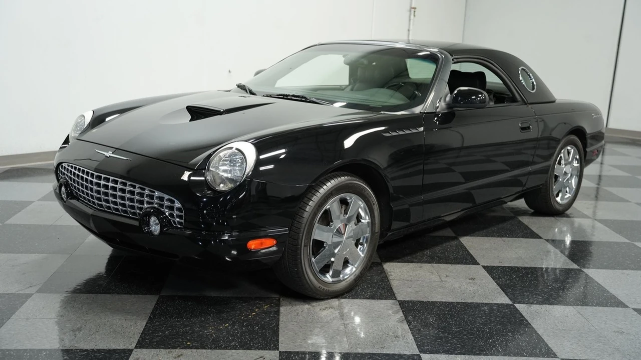 2002 Ford Thunderbird 11th Gen - Image 5 of 12