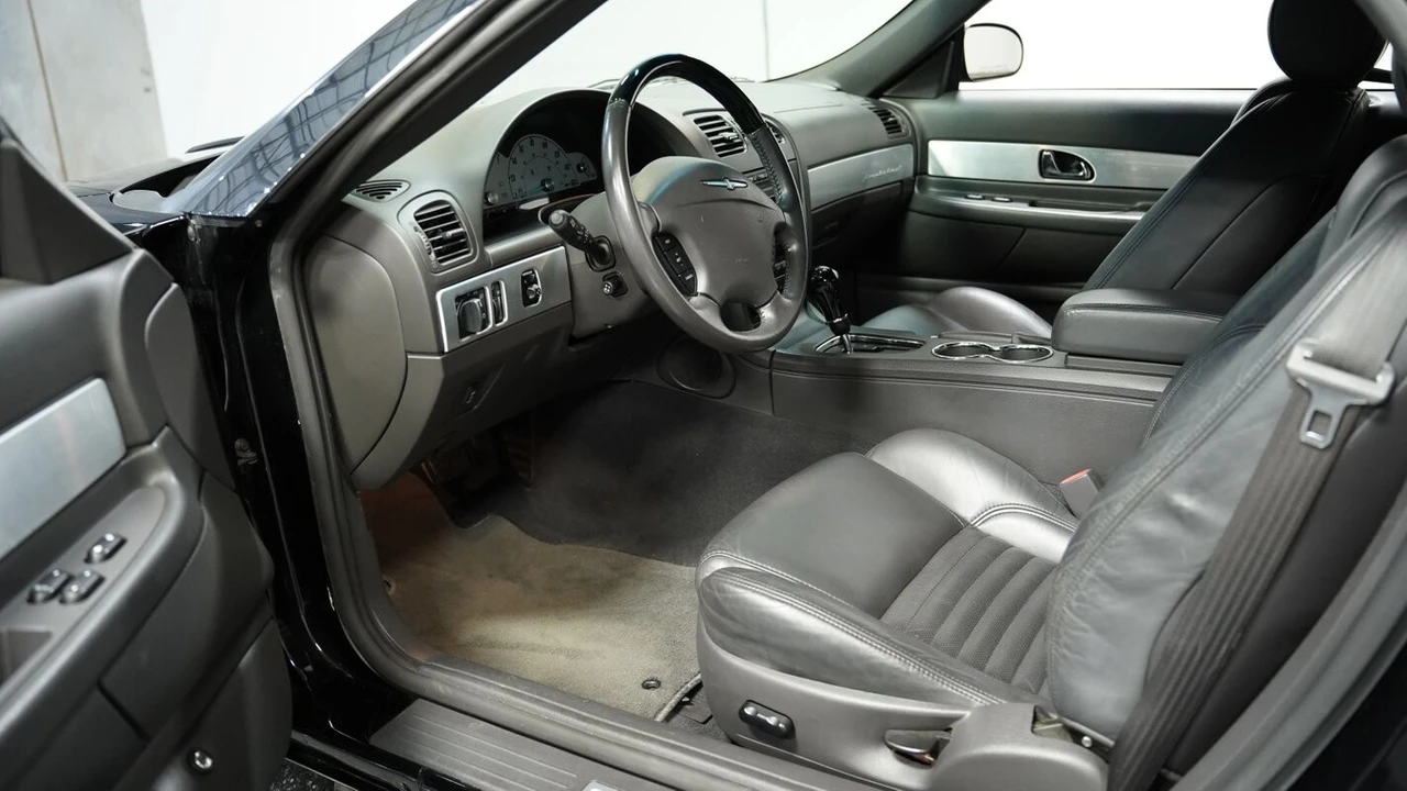 2002 Ford Thunderbird 10th Gen - Image 5 of 12