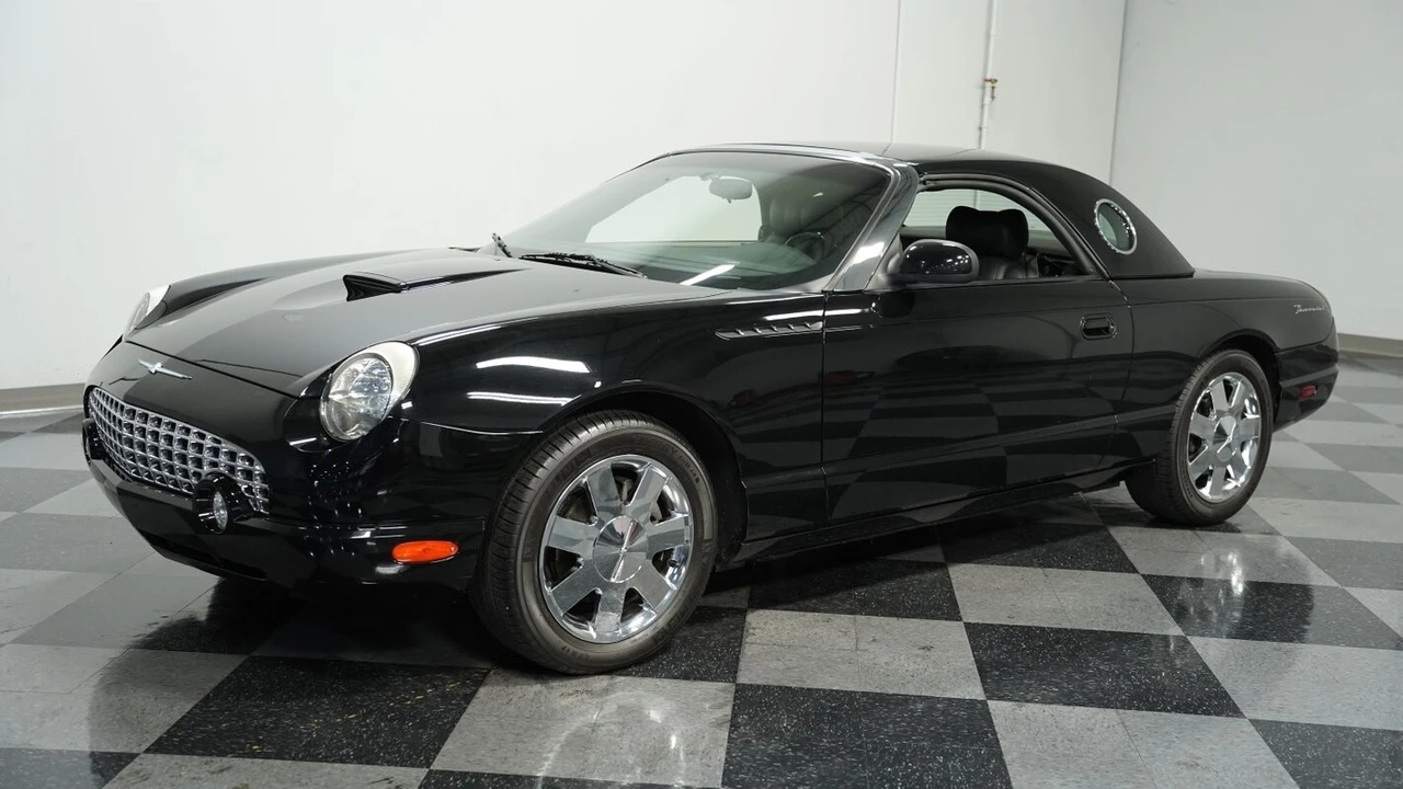 2002 Ford Thunderbird 10th Gen - Image 7 of 12