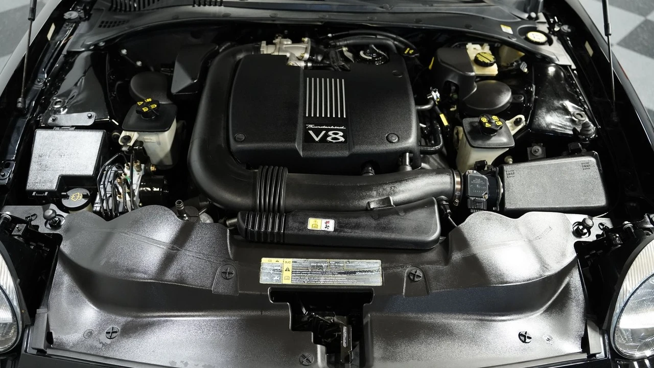 2002 Ford Thunderbird 11th Gen - Image 3 of 12