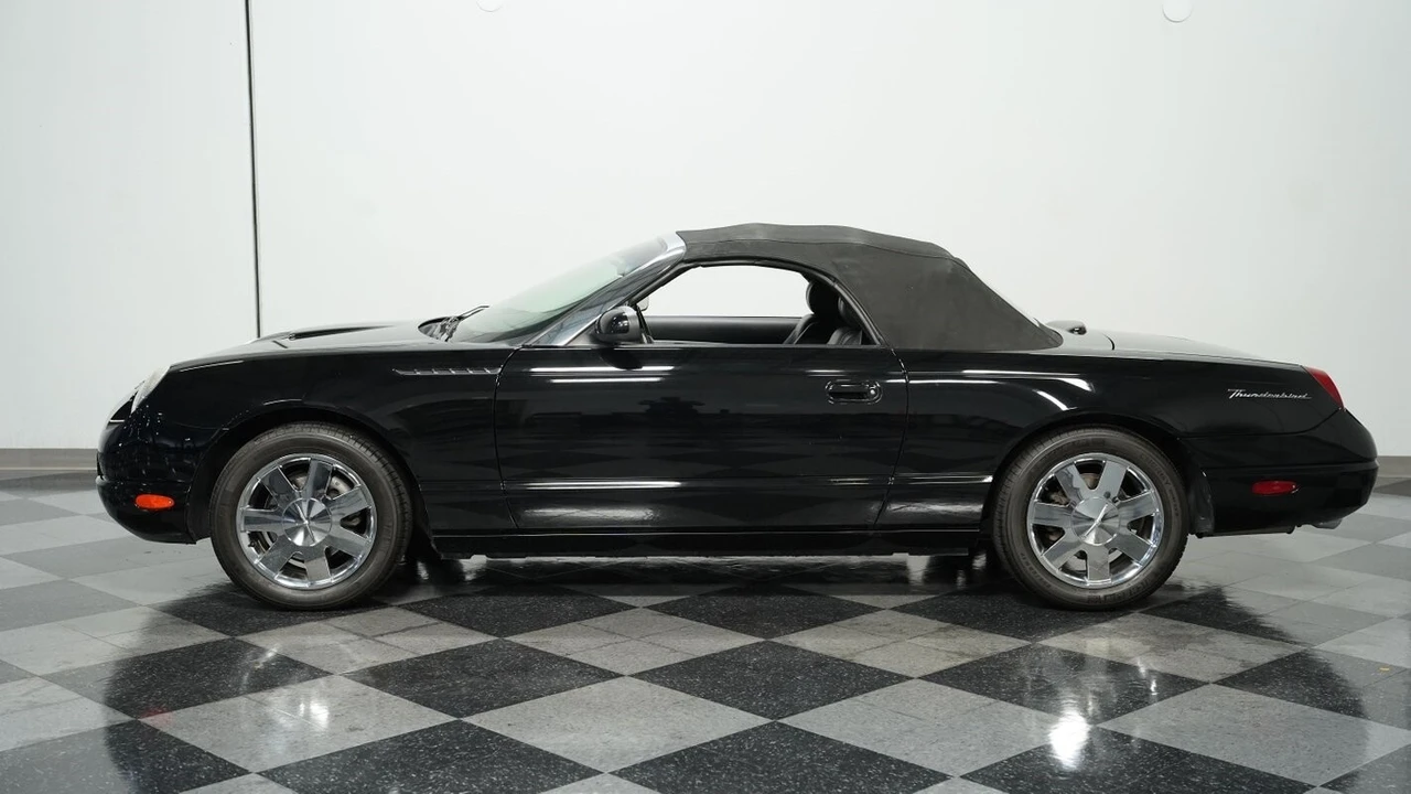 2002 Ford Thunderbird 10th Gen - Image 3 of 12