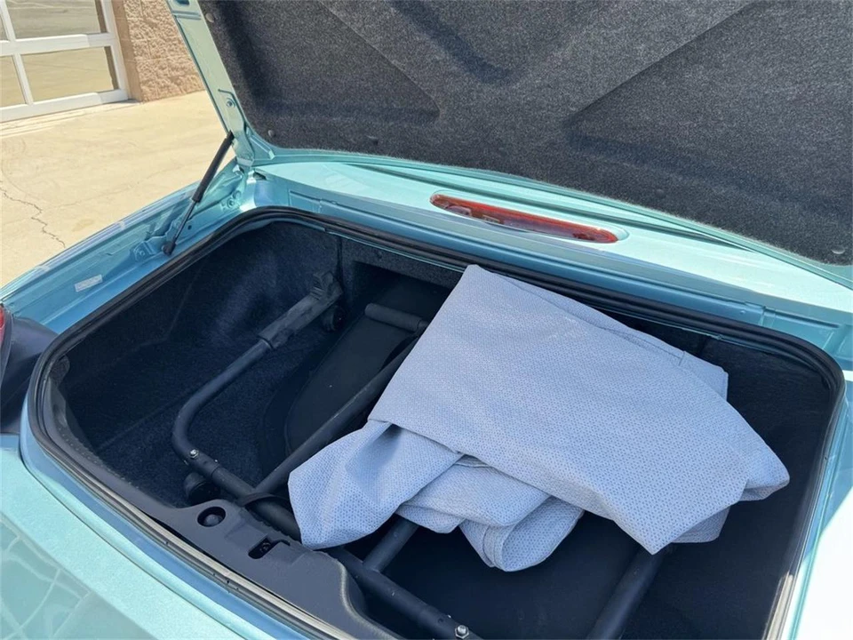 2002 Ford Thunderbird 11th Gen - Image 18 of 22
