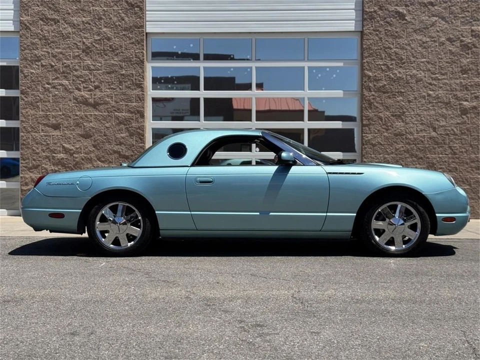 2002 Ford Thunderbird 11th Gen - Image 3 of 22