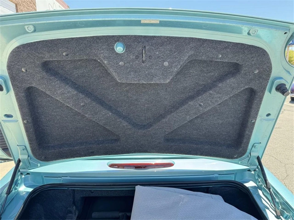 2002 Ford Thunderbird 11th Gen - Image 17 of 22