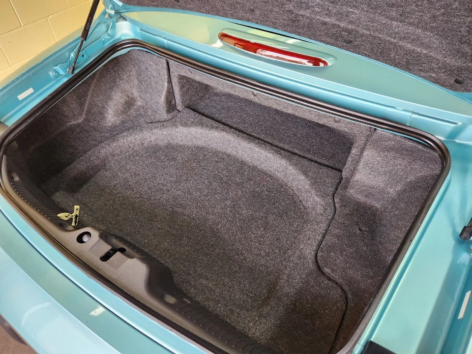 2002 Ford Thunderbird - Image 19 of 25