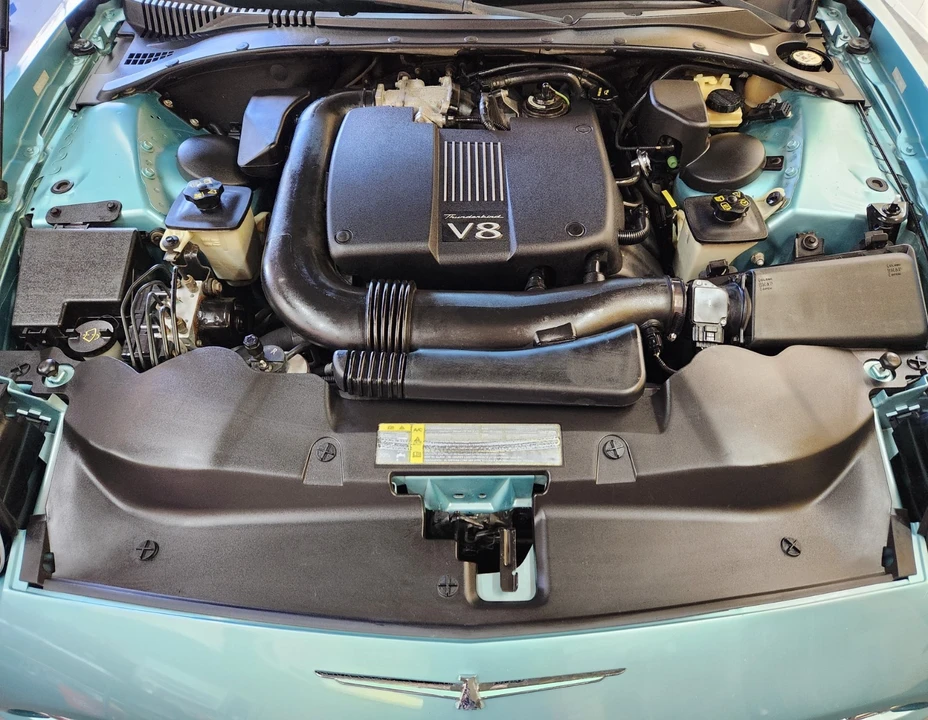 2002 Ford Thunderbird - Image 21 of 25
