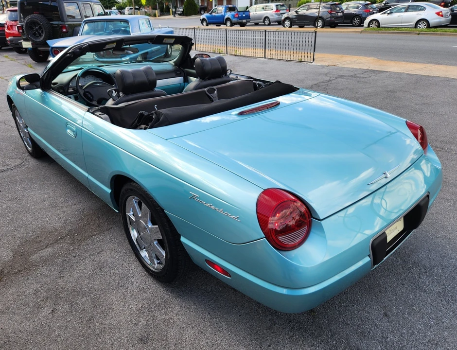 2002 Ford Thunderbird - Image 8 of 25