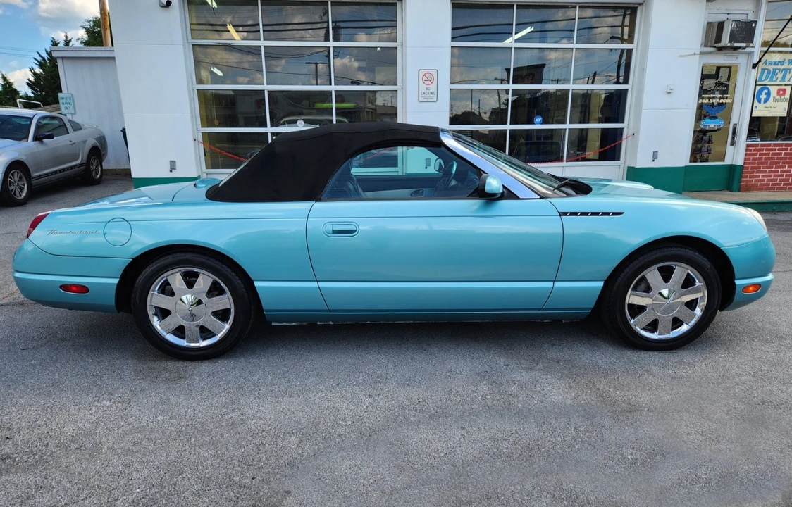 2002 Ford Thunderbird - Image 10 of 25