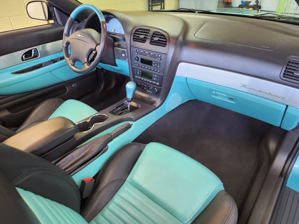 2002 Ford Thunderbird - Image 17 of 25