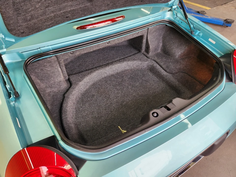 2002 Ford Thunderbird - Image 18 of 25