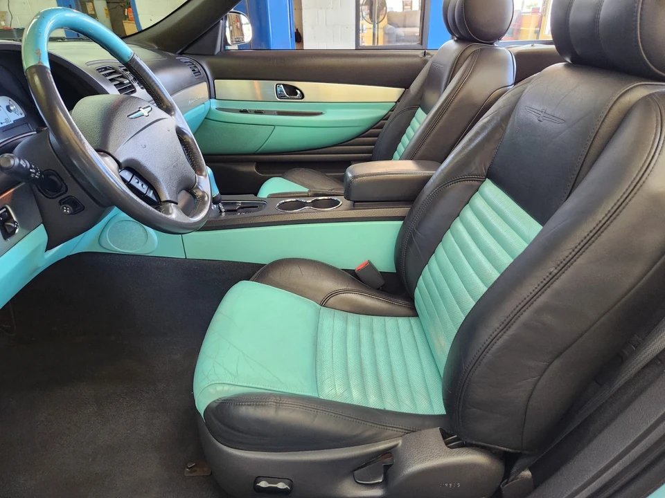 2002 Ford Thunderbird - Image 14 of 25