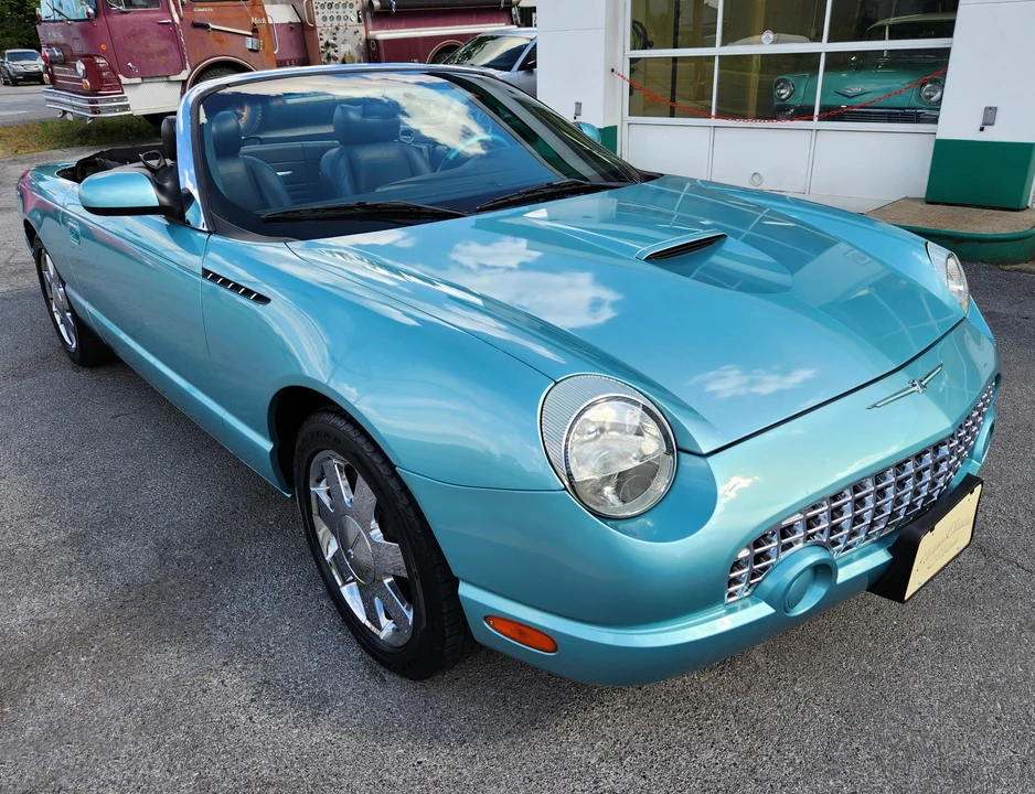 2002 Ford Thunderbird 11th Gen - Image 4 of 23