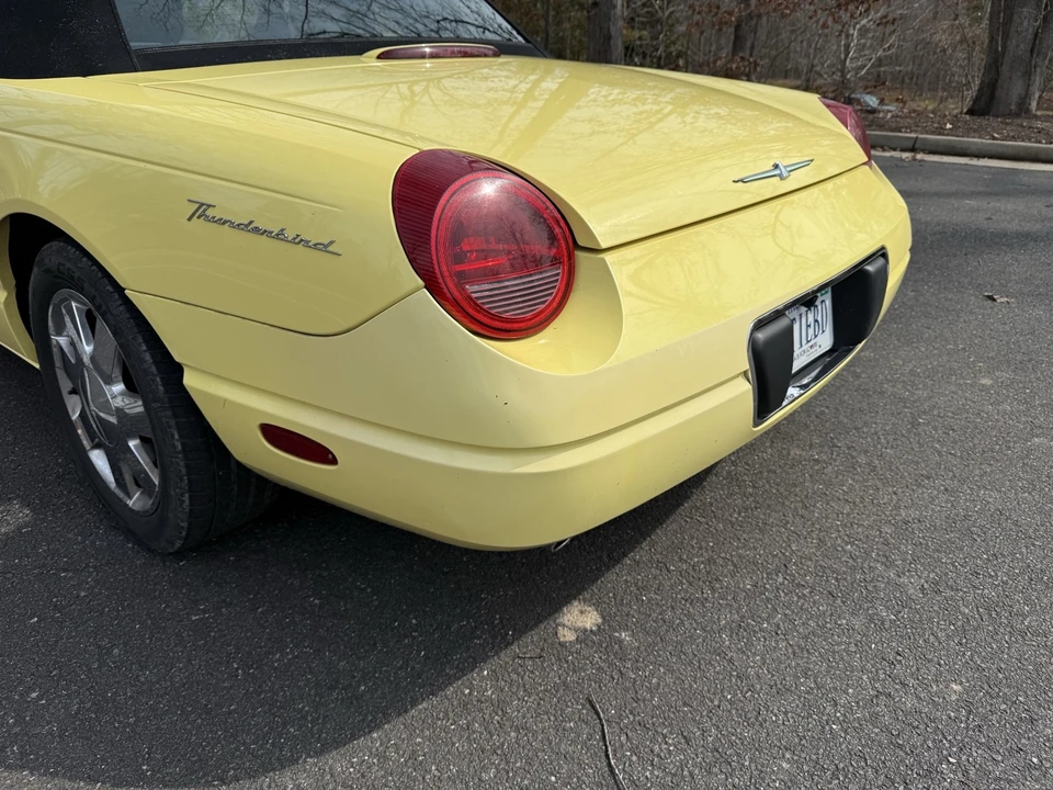 2002 Ford Thunderbird 11th Gen - Image 18 of 21