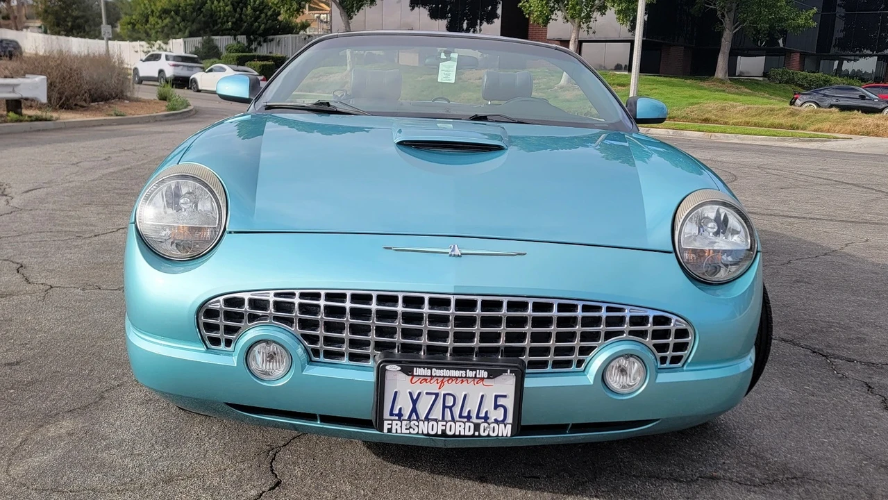 2002 Ford Thunderbird 10th Gen - Image 15 of 21