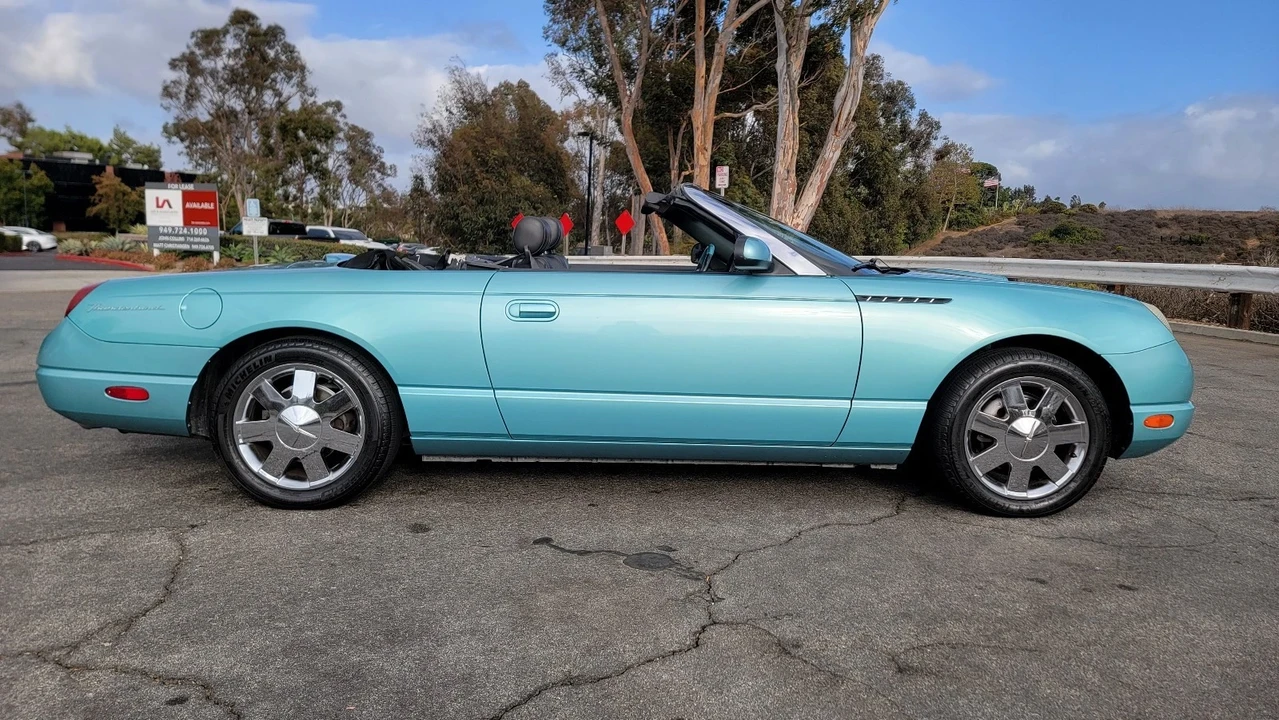 2002 Ford Thunderbird 10th Gen - Image 3 of 21