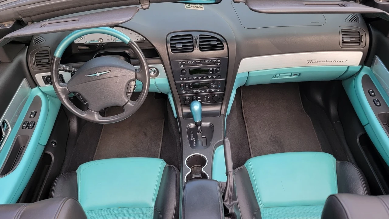 2002 Ford Thunderbird 10th Gen - Image 18 of 21