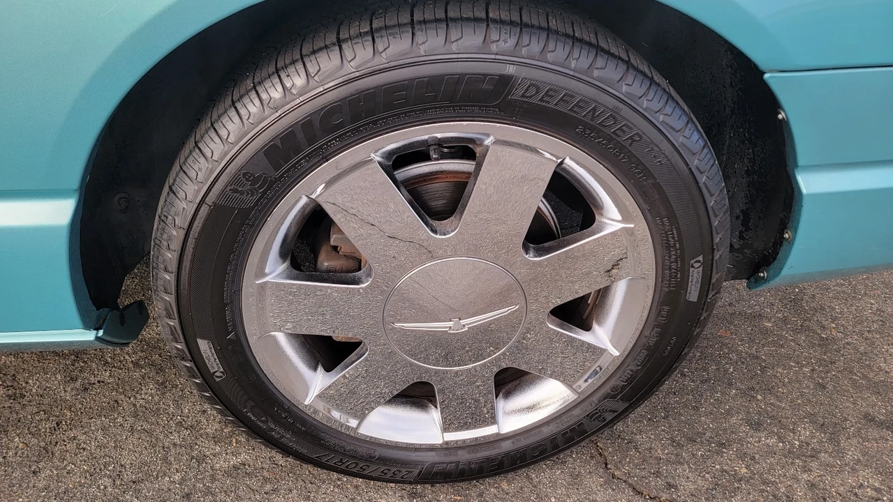 2002 Ford Thunderbird 10th Gen - Image 14 of 21