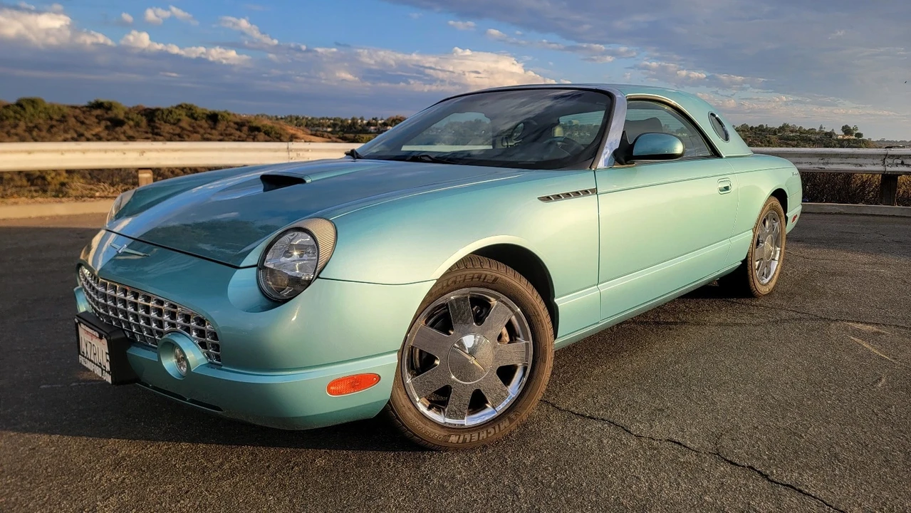 2002 Ford Thunderbird 10th Gen - Image 6 of 21
