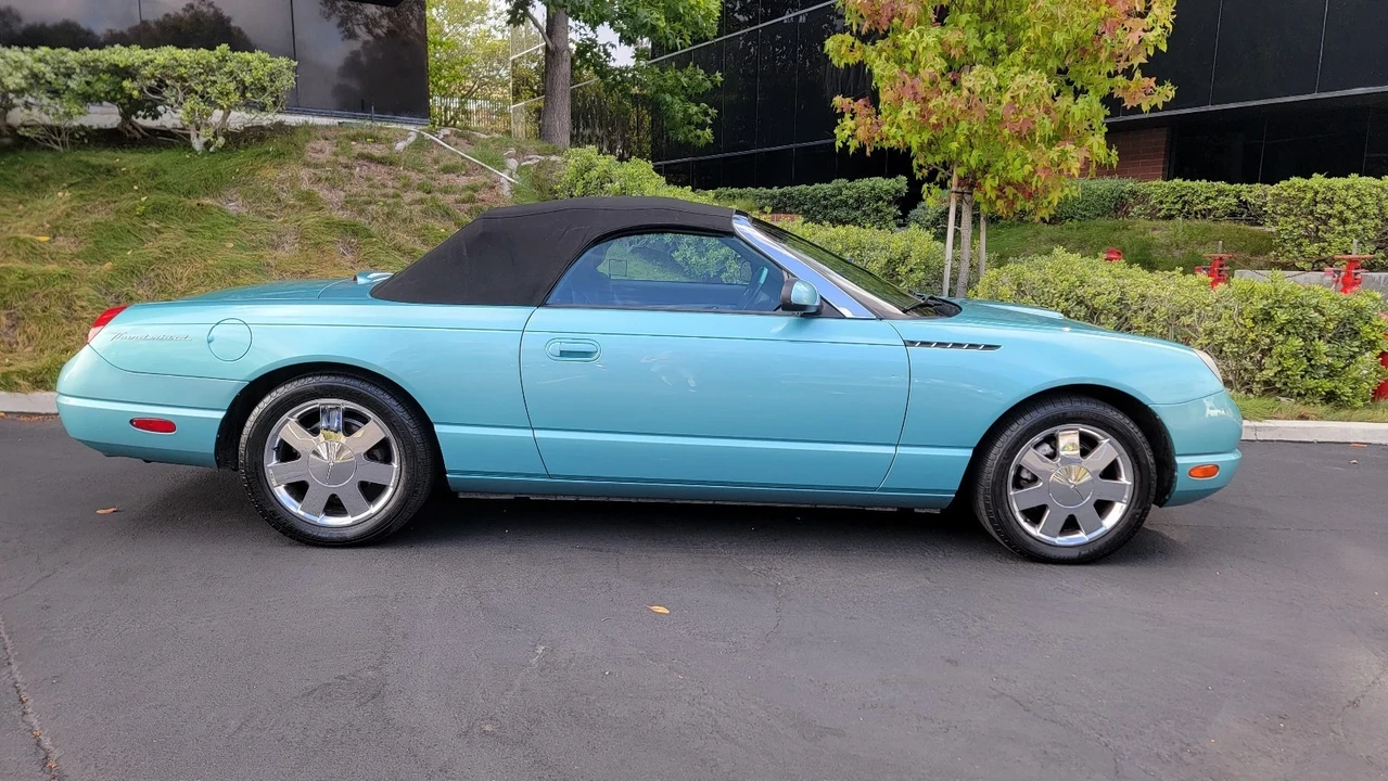 2002 Ford Thunderbird 10th Gen - Image 4 of 21